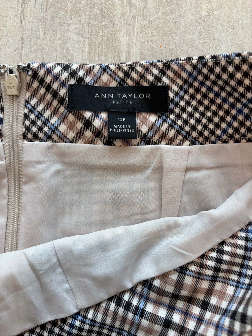 Ann Taylor Petite Plaid Button Front Pencil Skirt Size 12P Lined - Picture 4 of 9